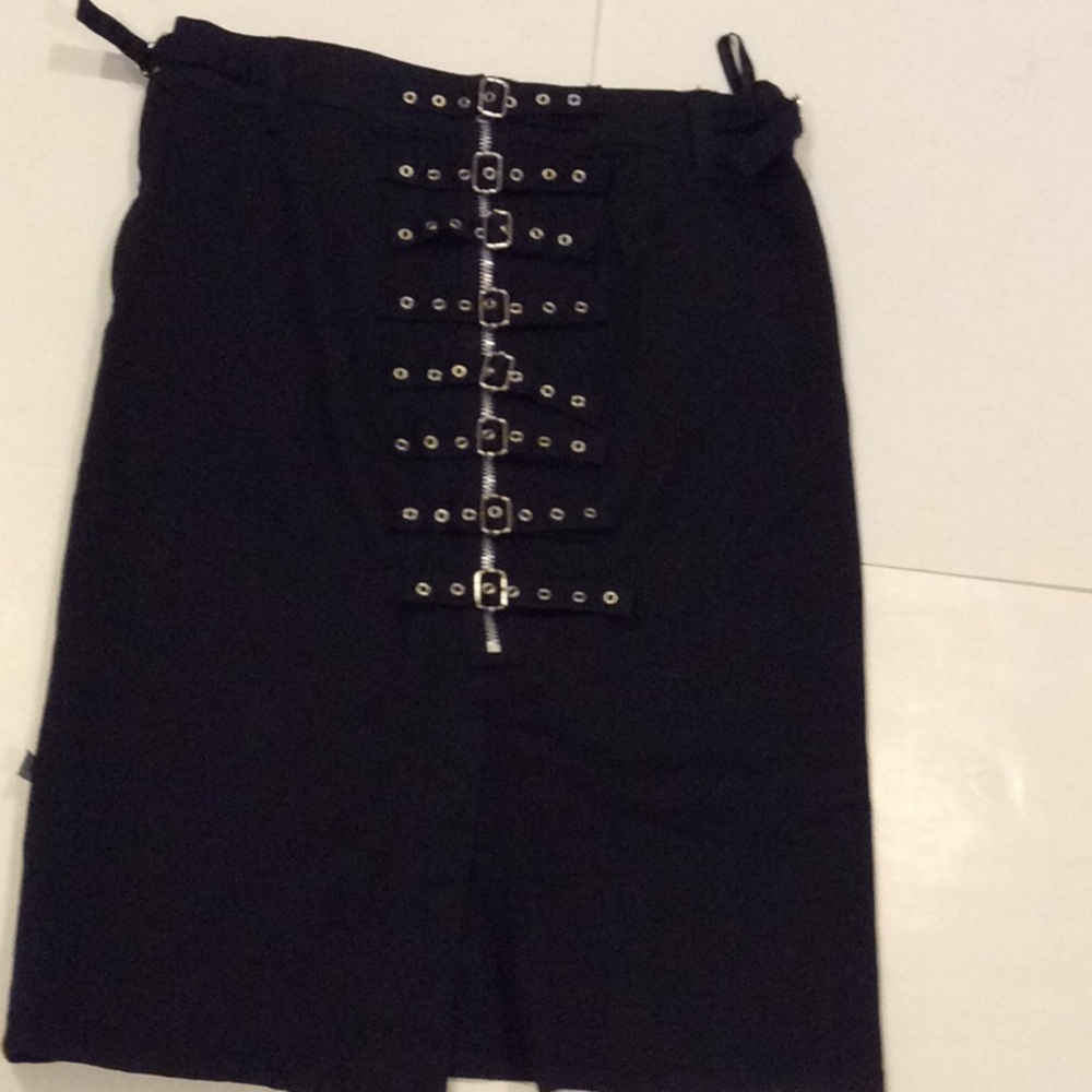 Tripp skirt size large